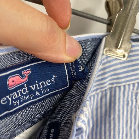 Vineyard Vines Blue and White Flat Front Shorts waist 34 - Picture 3 of 5